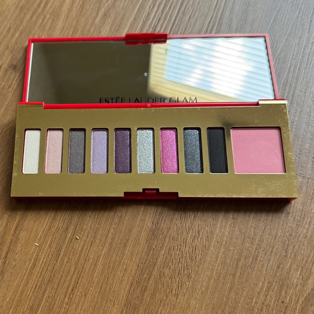 Estee Lauder Glam Eyeshadow Palette - Bold Hues - Picture 4 of 4